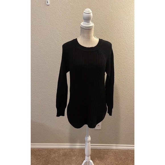 Quinn Black Crewneck Sweater Size S/P/P - Picture 1 of 3